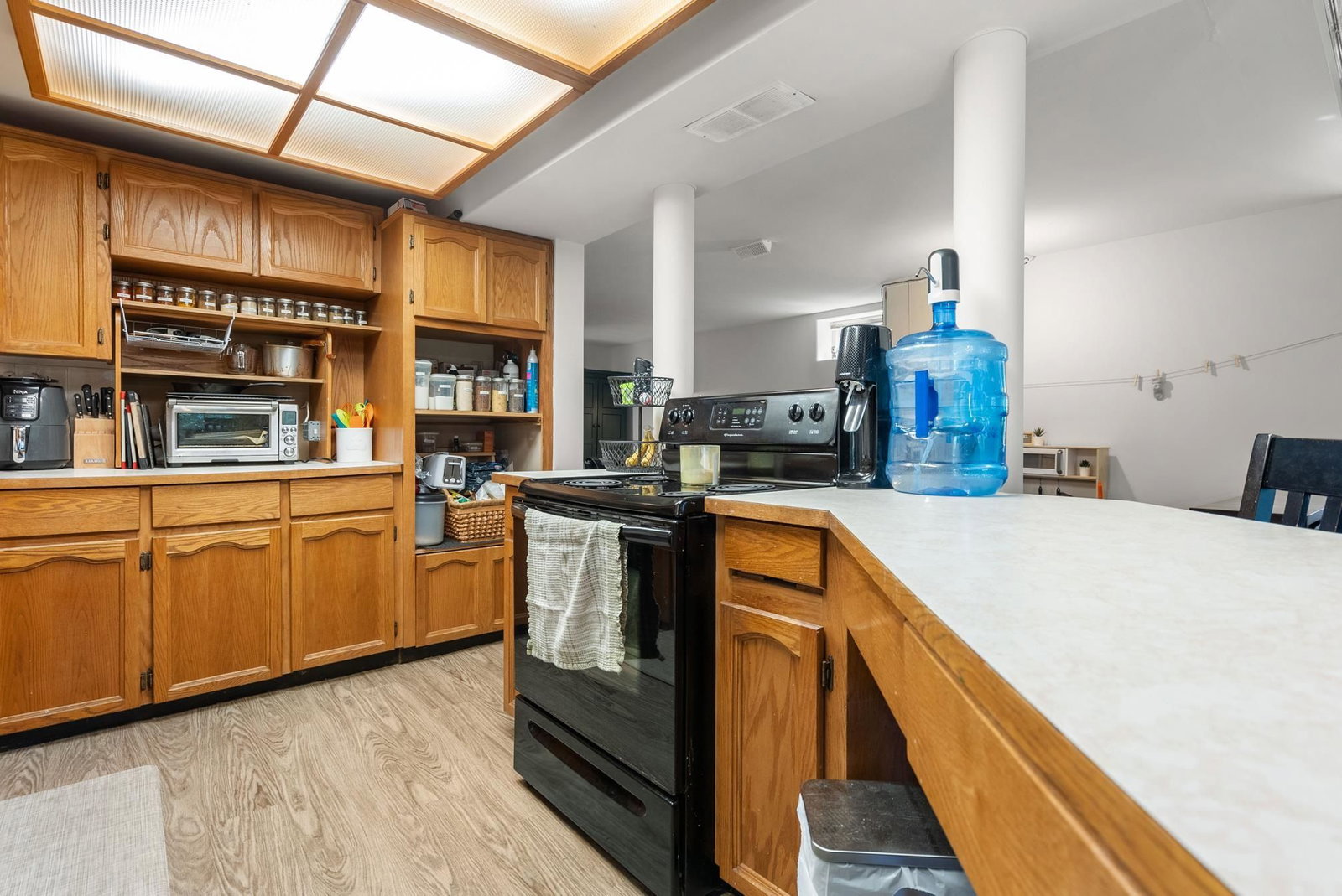 Listing Image 8