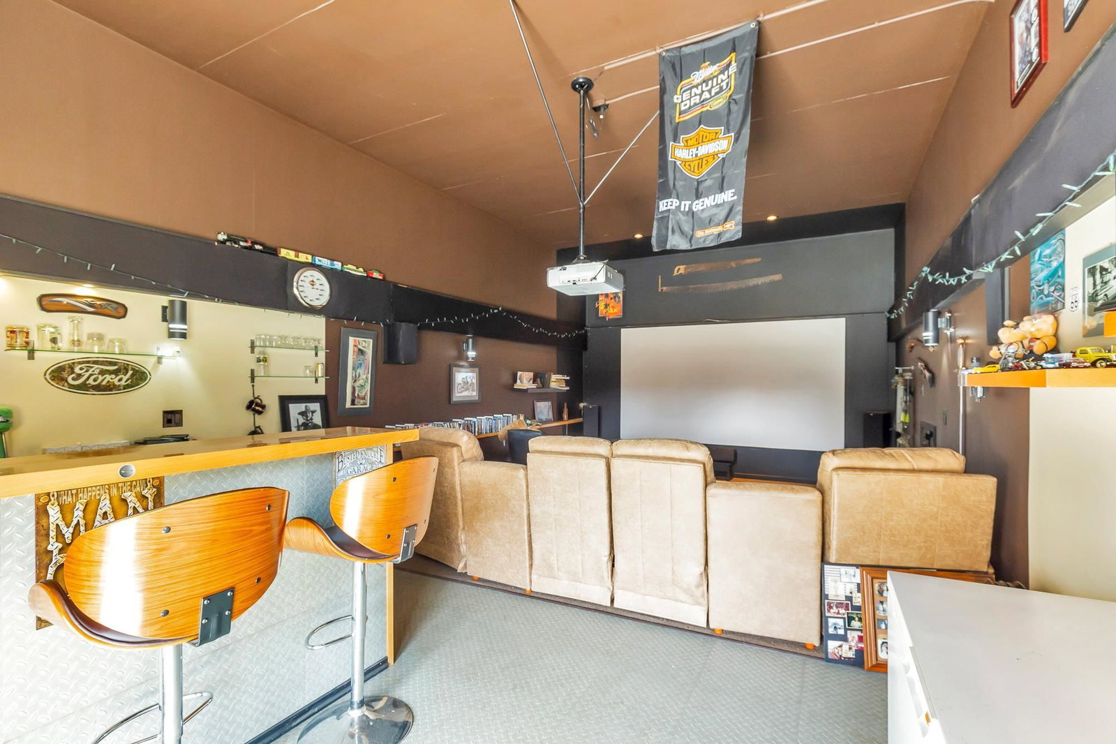 Listing Image 5