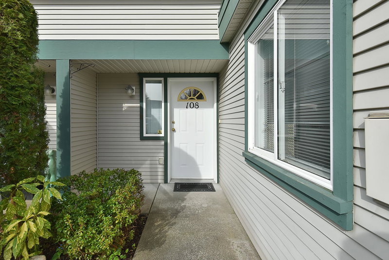 108 - 5711 Ebbtide Street, Sechelt, V7Z 0J5 | Image 2