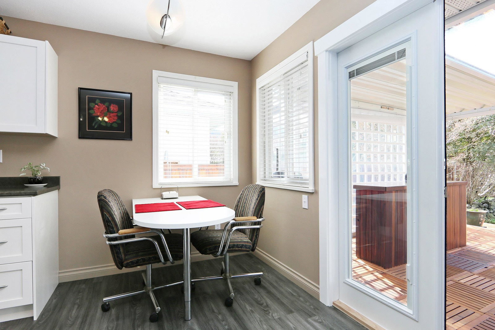 Listing Image 9