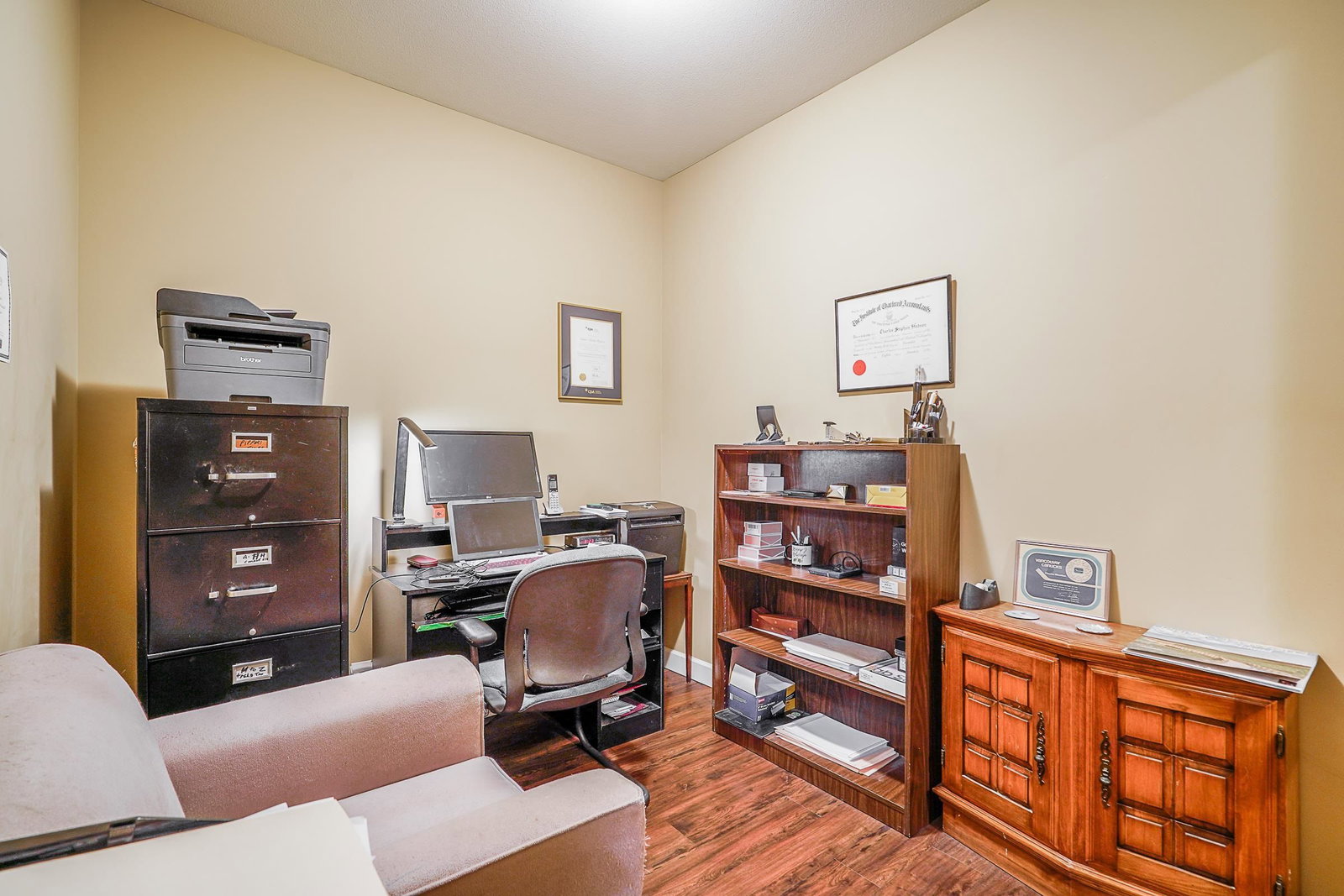 Listing Image 19