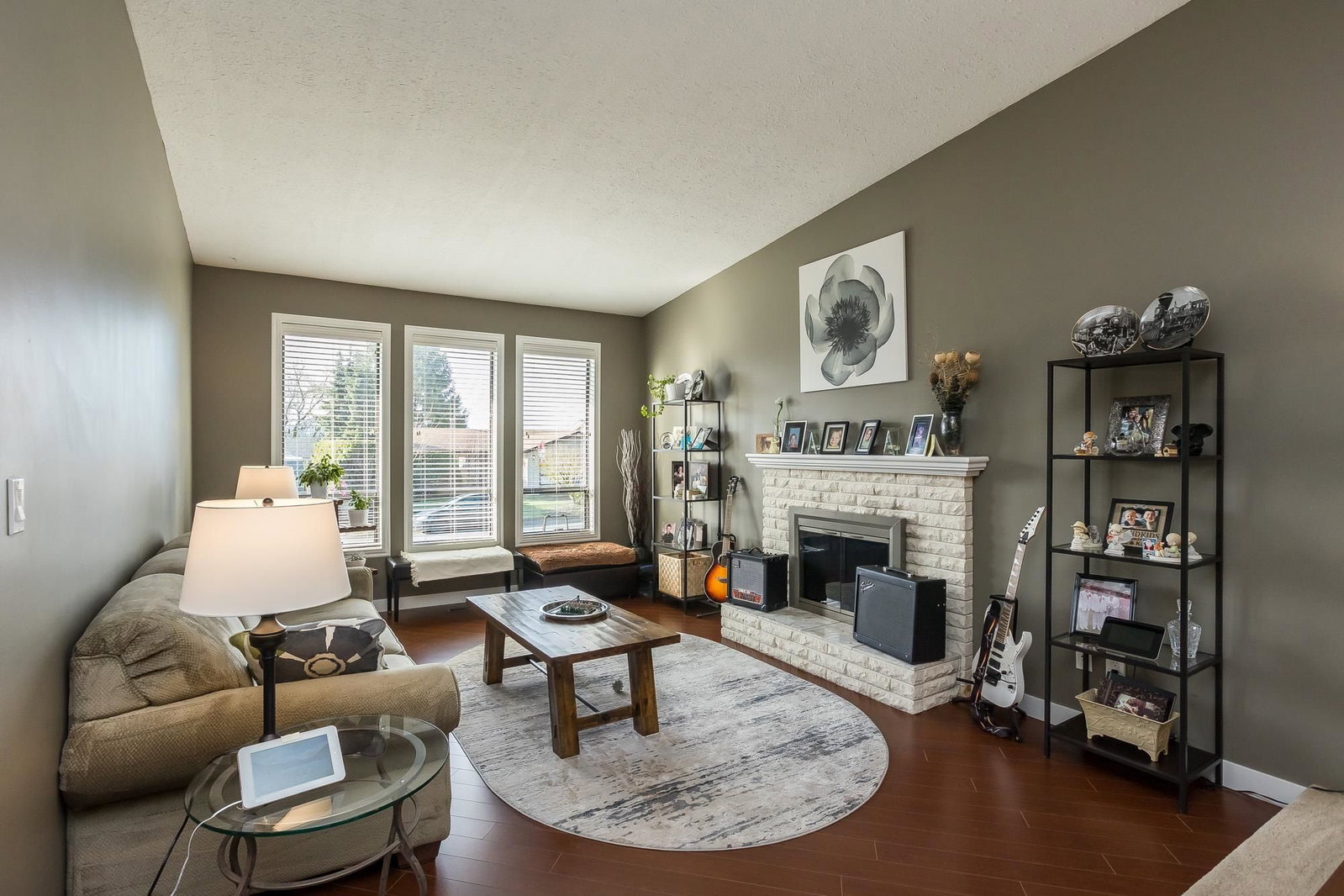 Listing Image 19