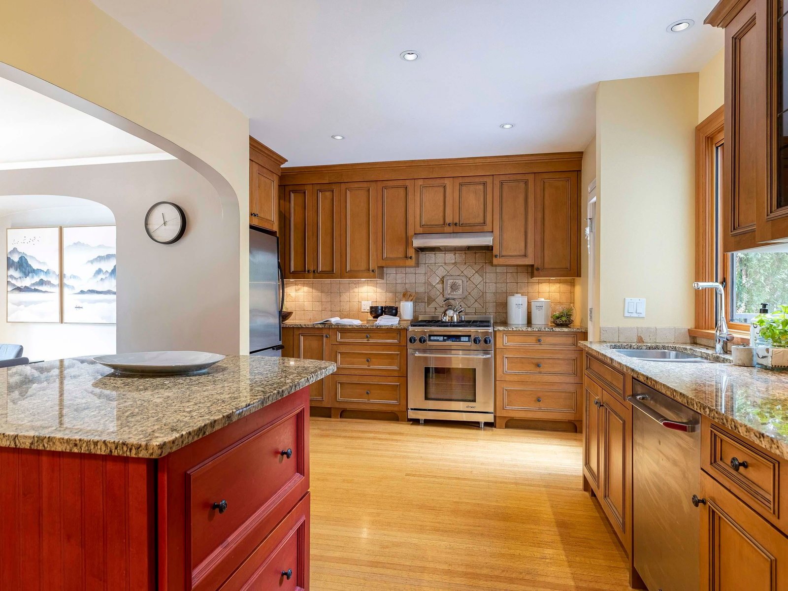Listing Image 12