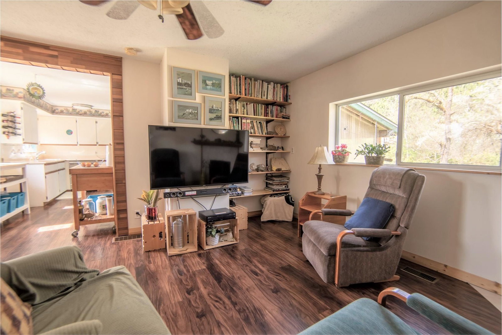 Listing Image 8