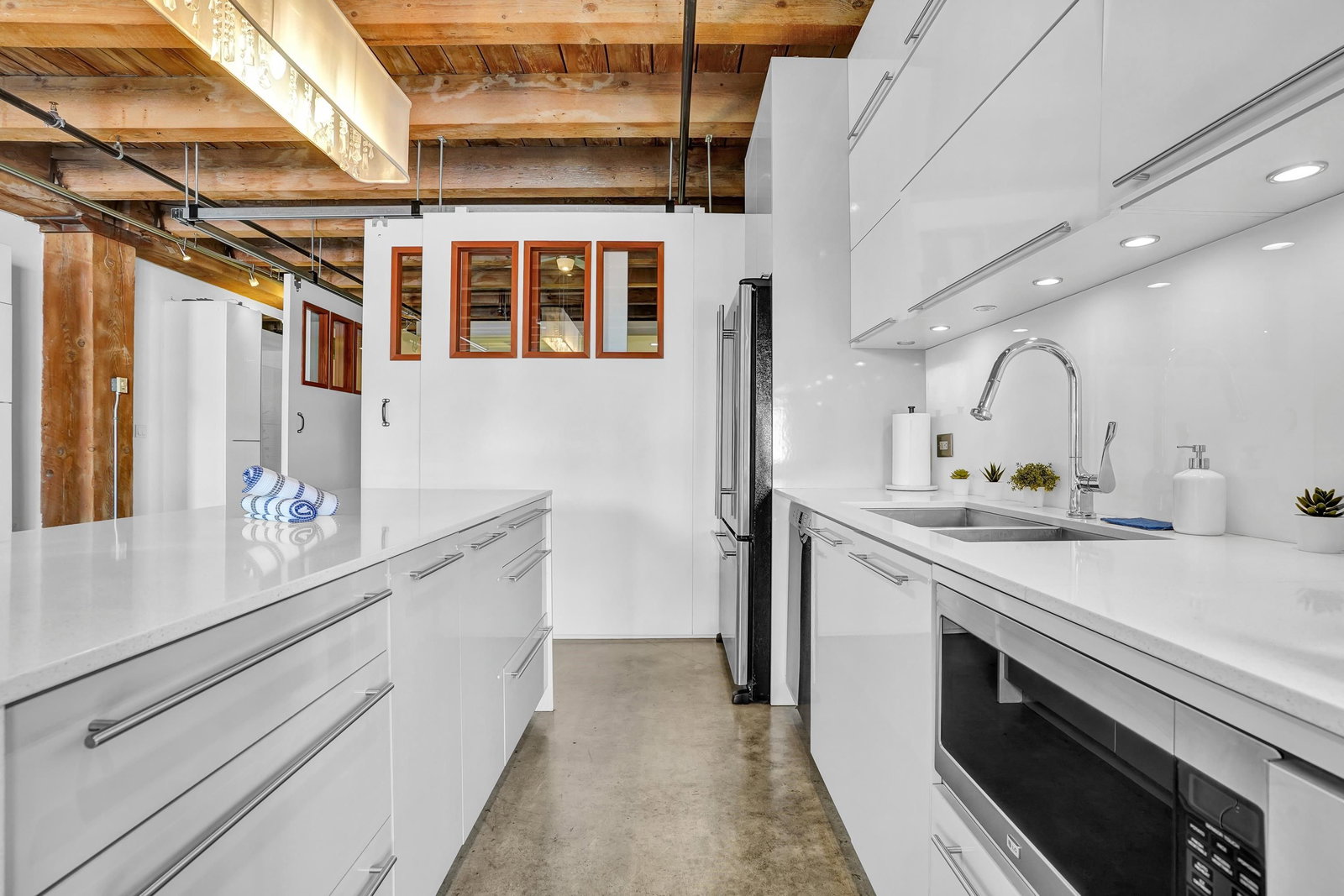 Listing Image 5
