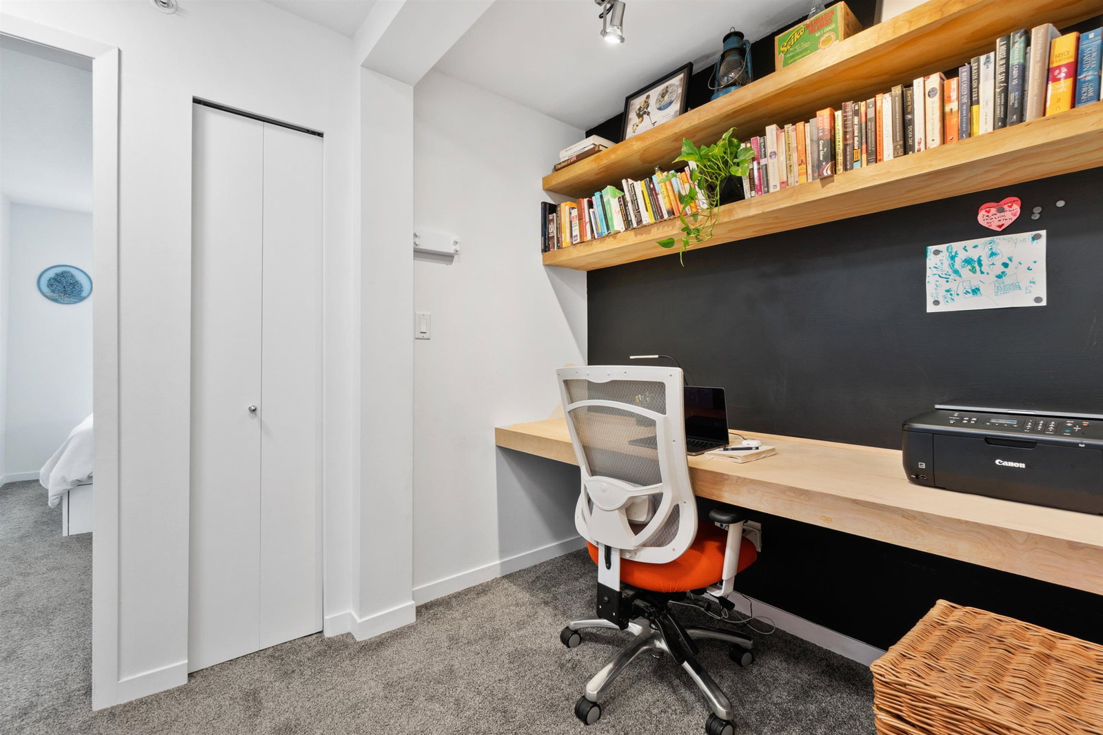 Listing Image 19