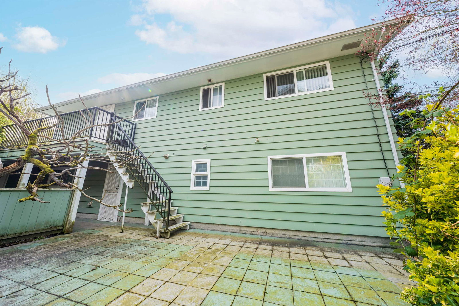 Listing Image 5