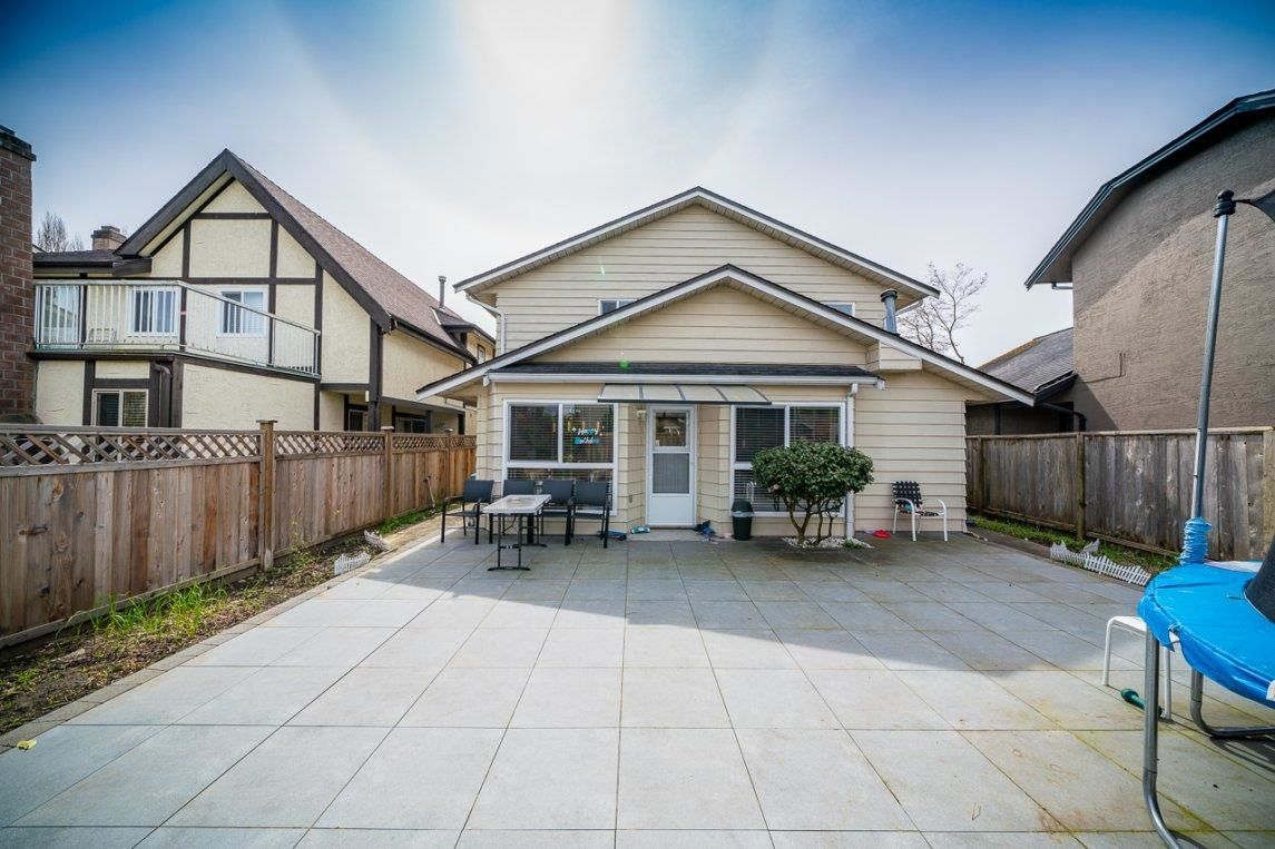 Listing Image 3