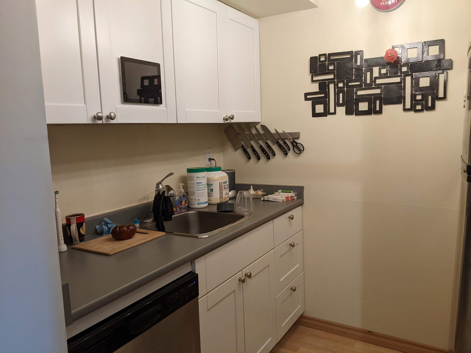 Listing Image 5