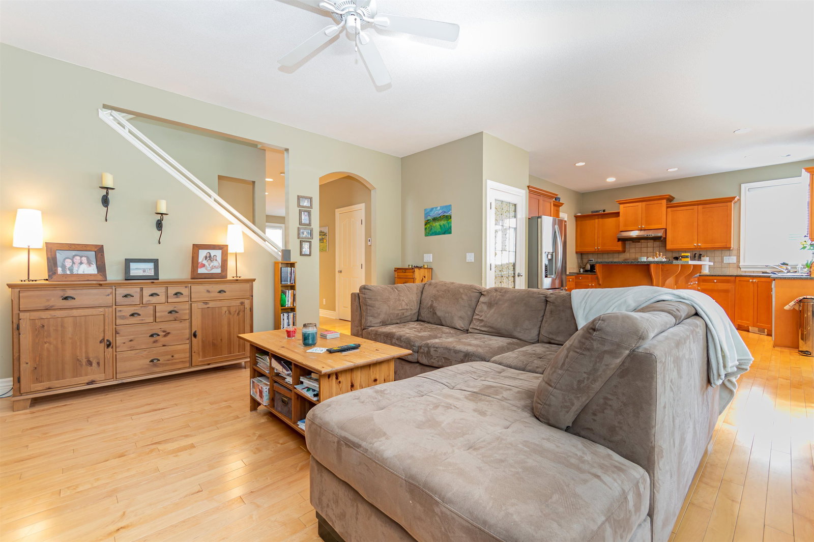 Listing Image 3