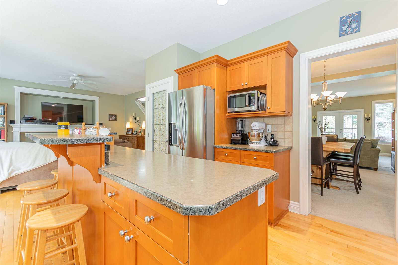 Listing Image 5