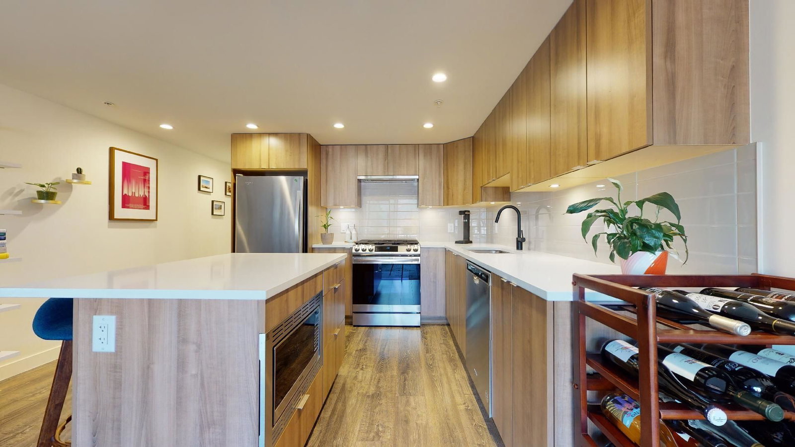 Listing Image 5