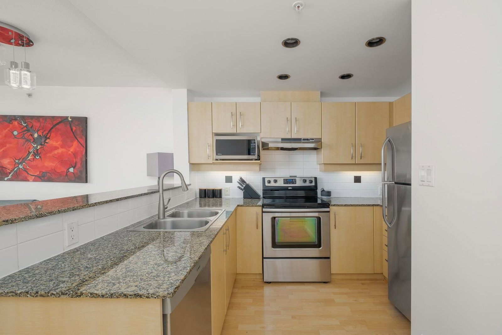 Listing Image 11
