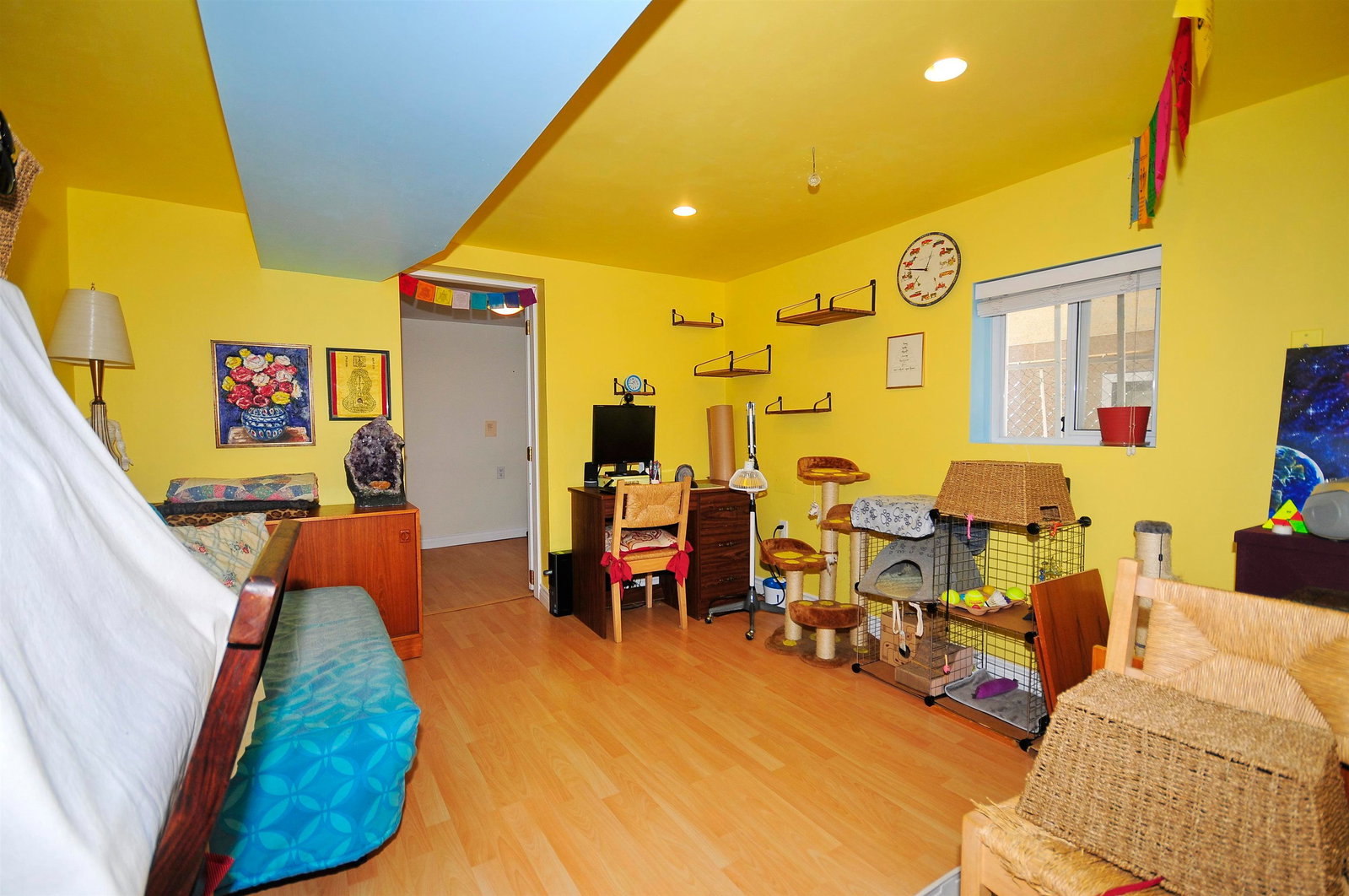 Listing Image 10