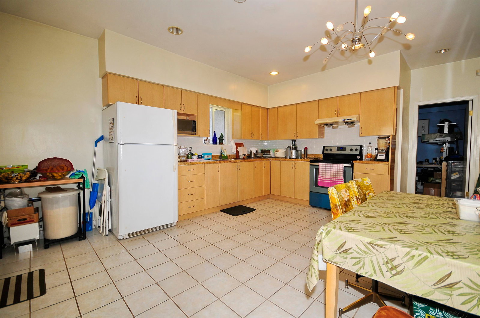 Listing Image 6