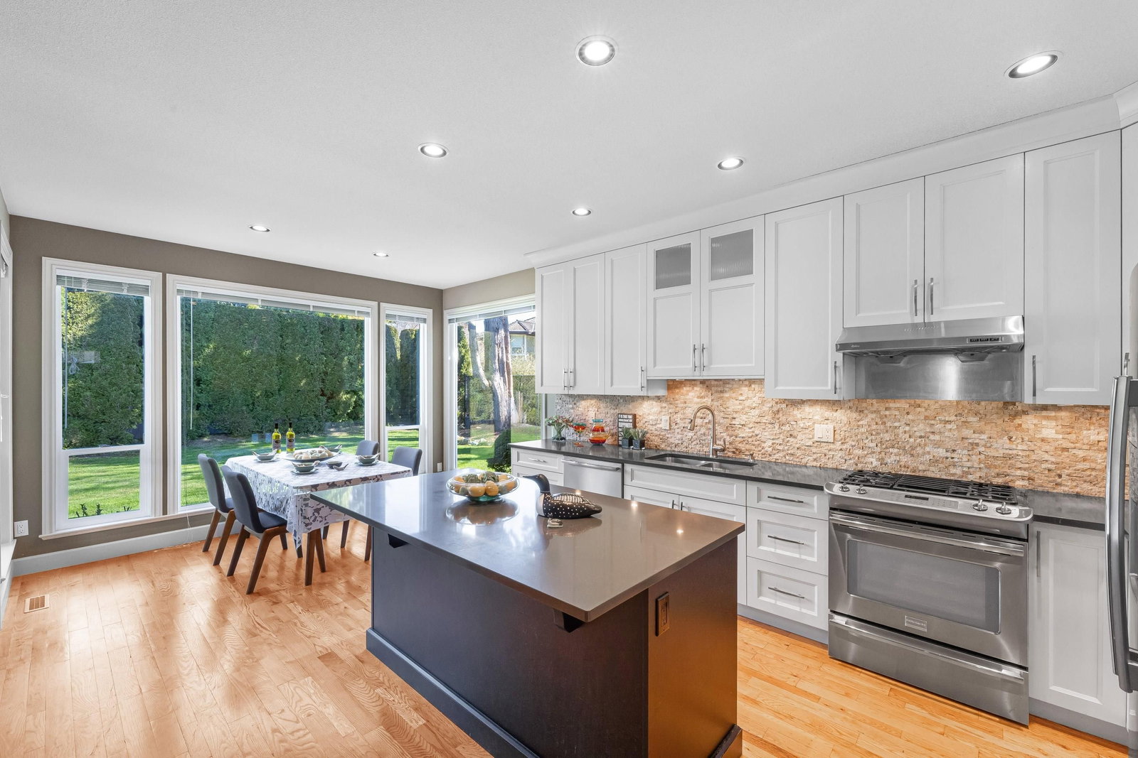 Listing Image 10