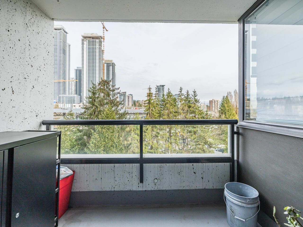 Listing Image 10