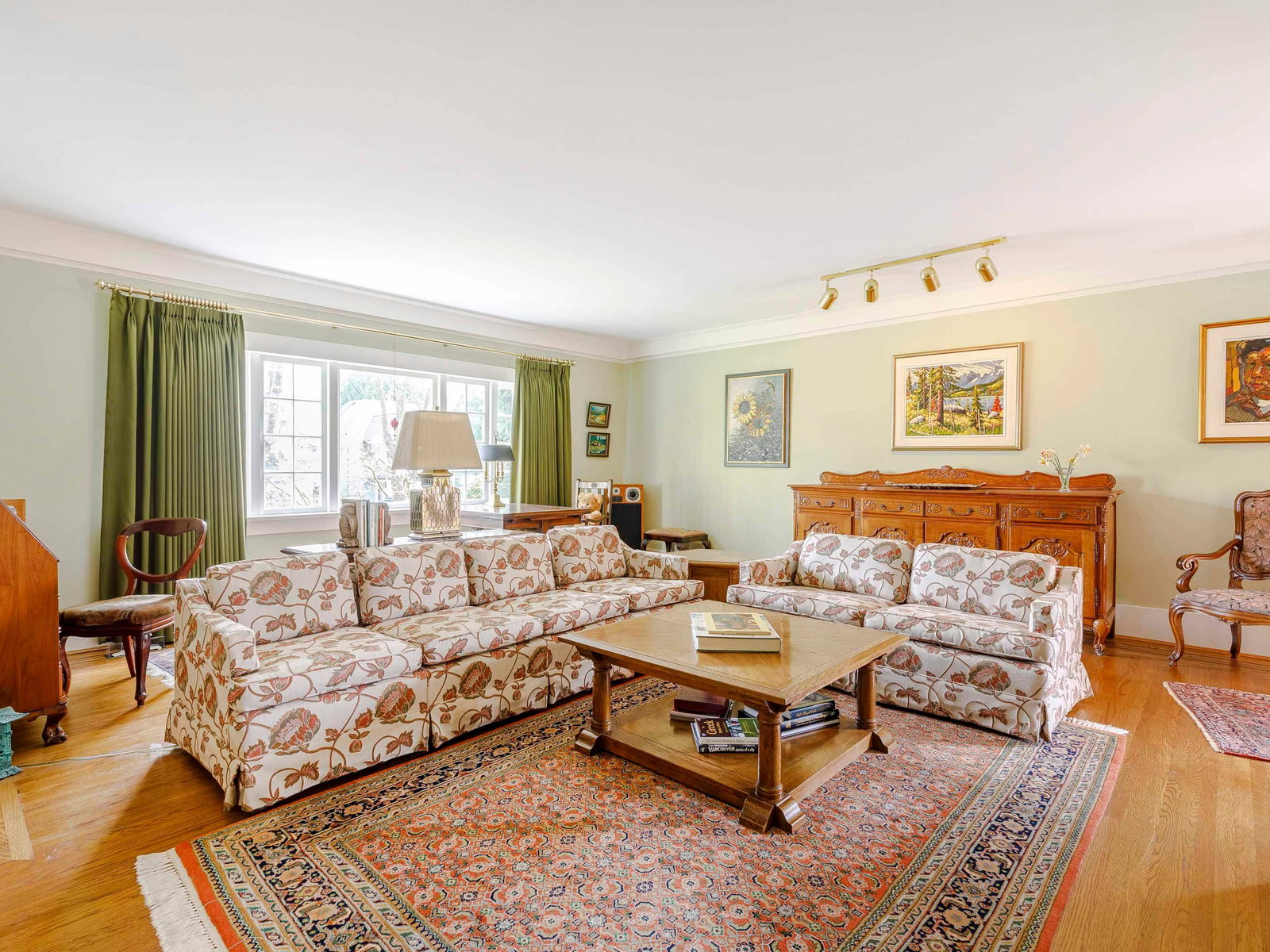 Listing Image 8