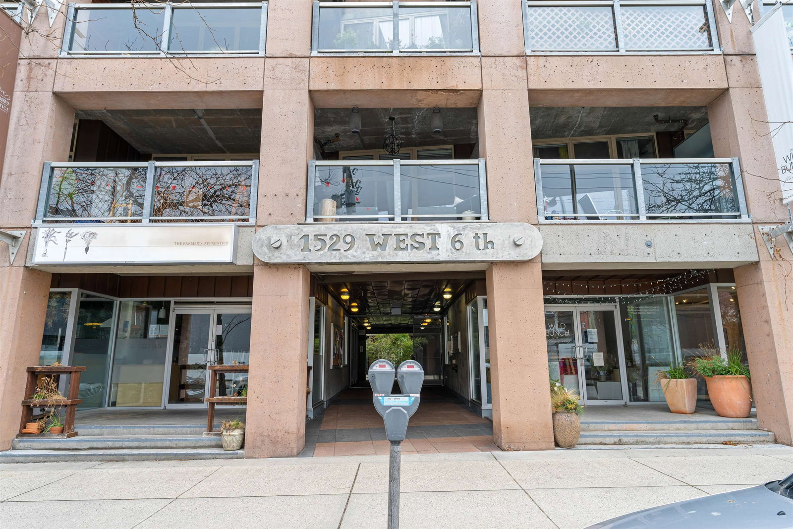 Listing Image 1
