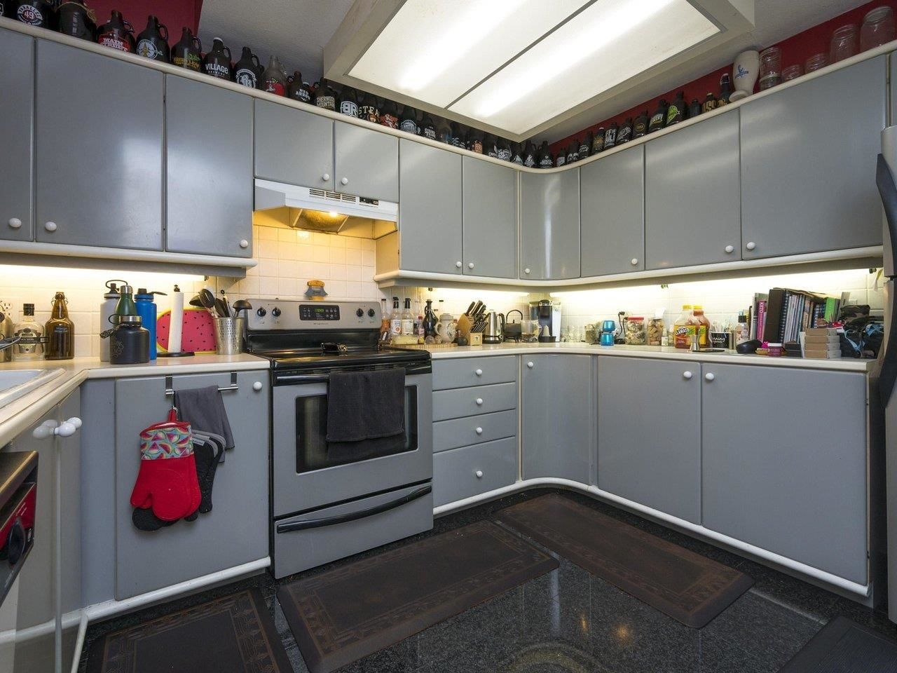 Listing Image 11