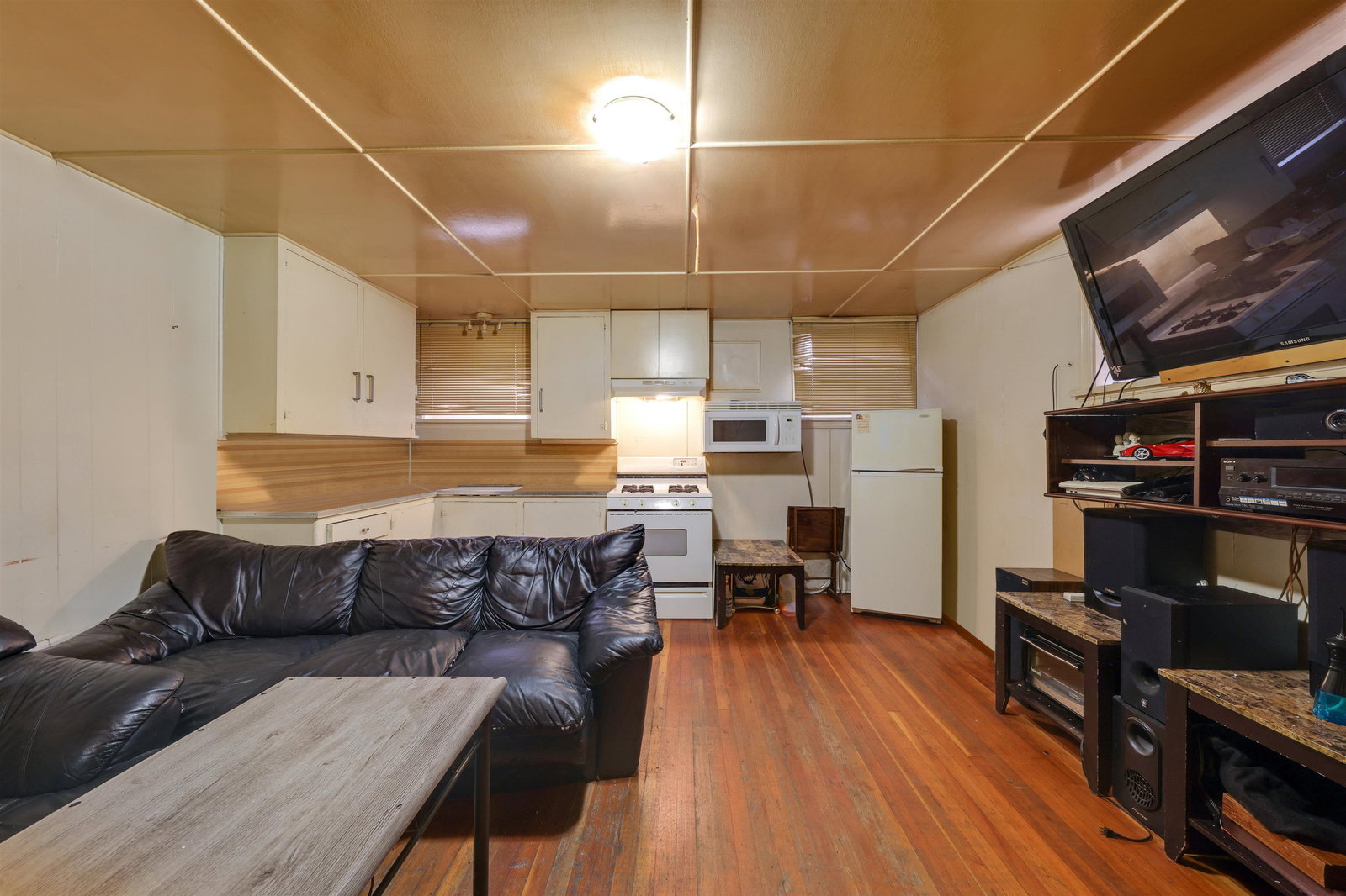 Listing Image 9