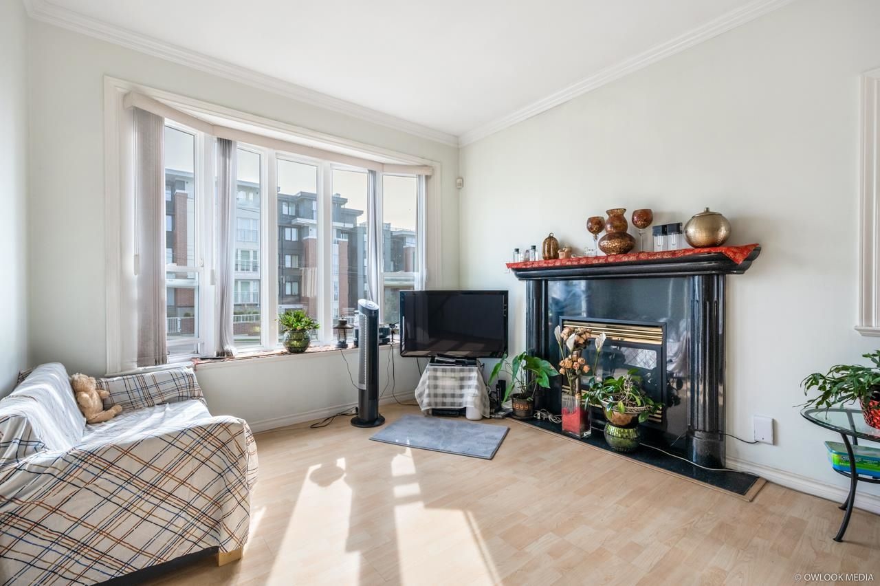 Listing Image 3