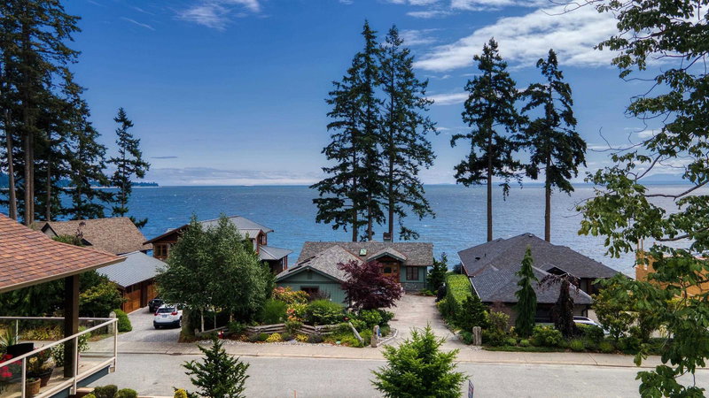 6014 Silverstone Lane, Sechelt, V7Z 0T8 | Image 2