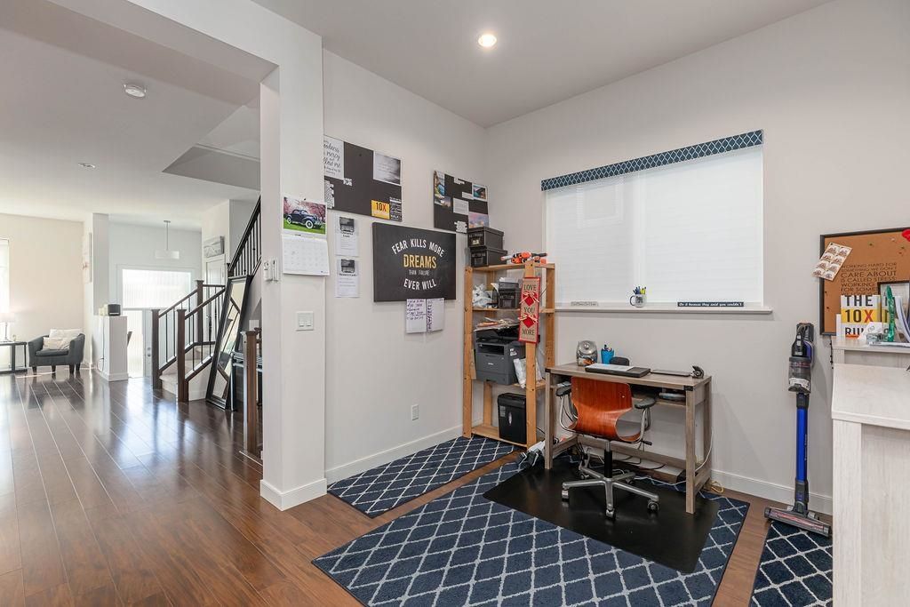 Listing Image 17