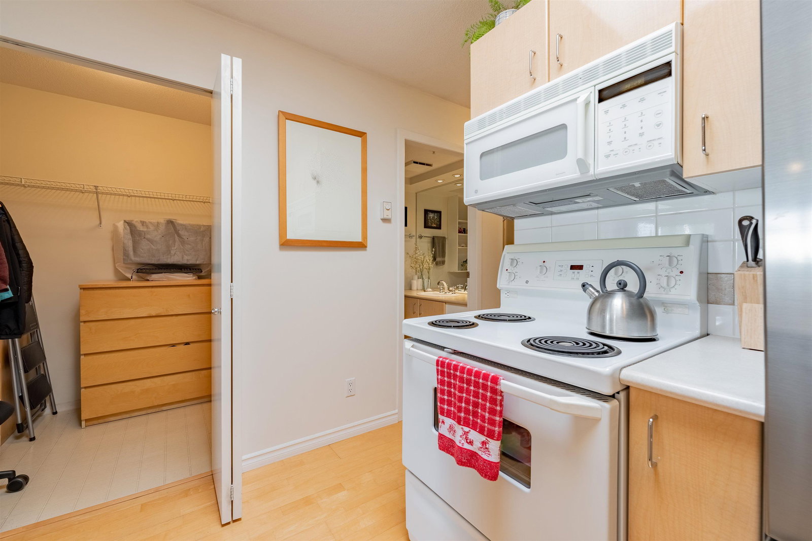 Listing Image 14