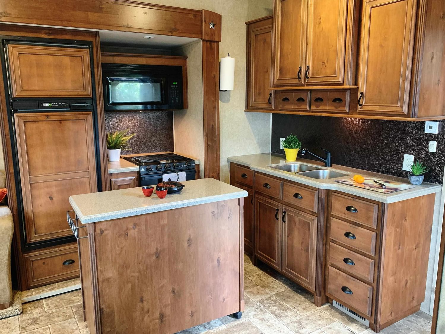 Listing Image 12