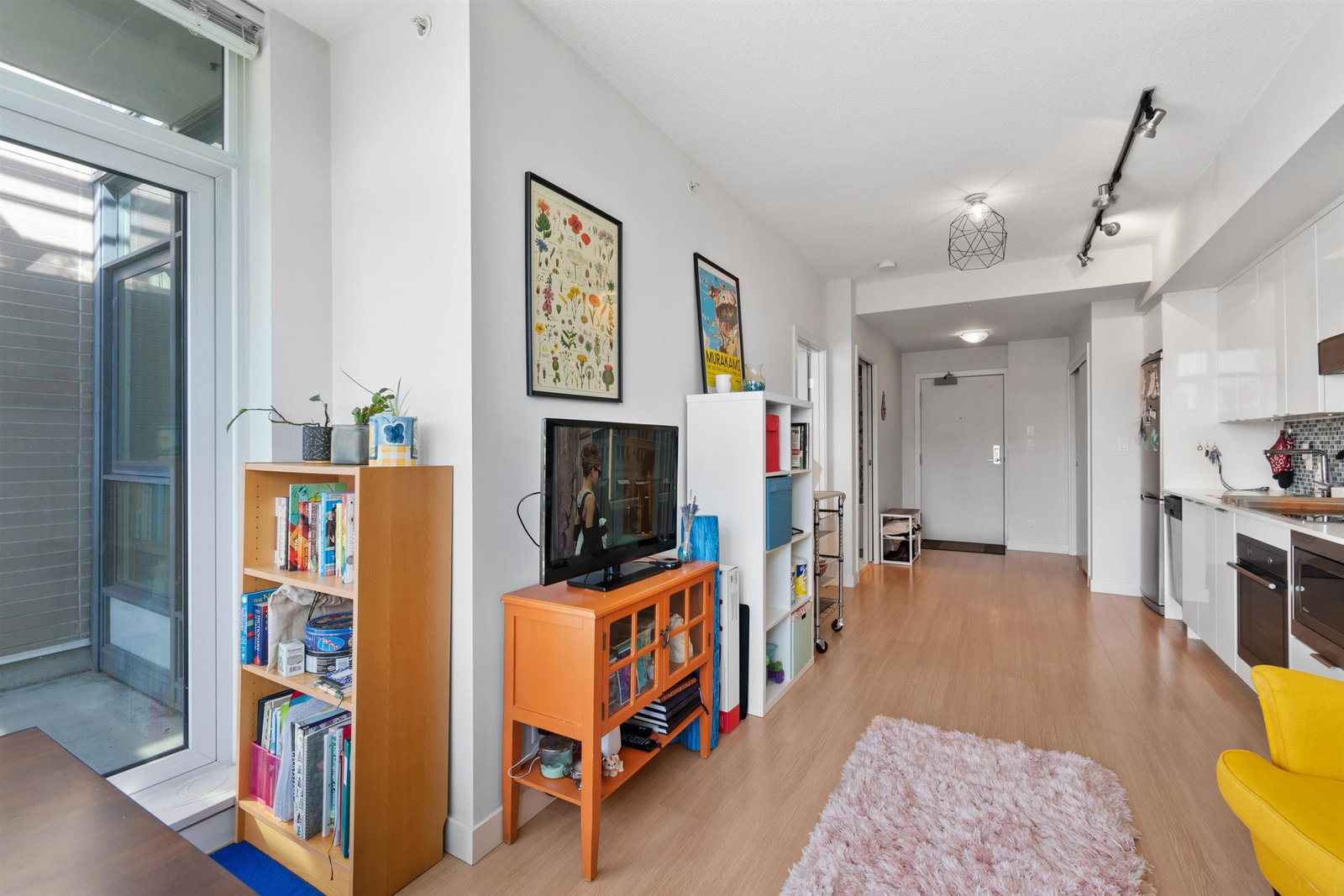 Listing Image 9