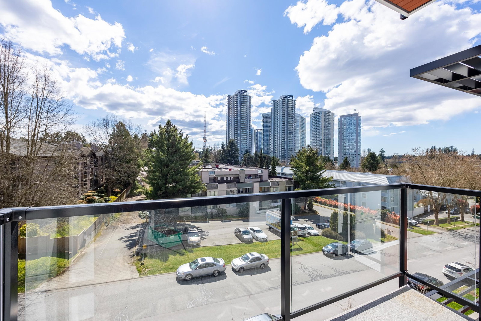 Listing Image 11