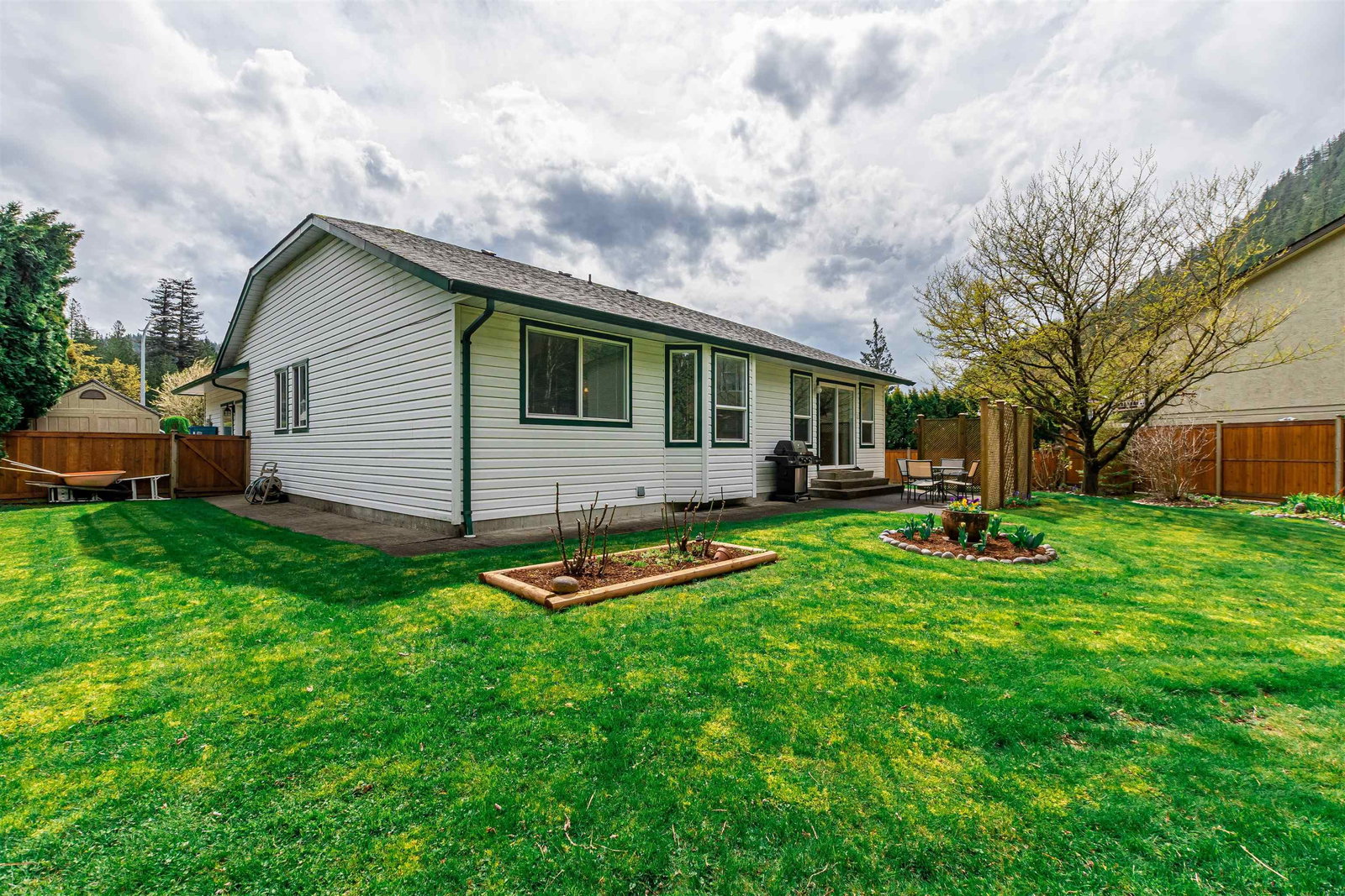 Listing Image 5