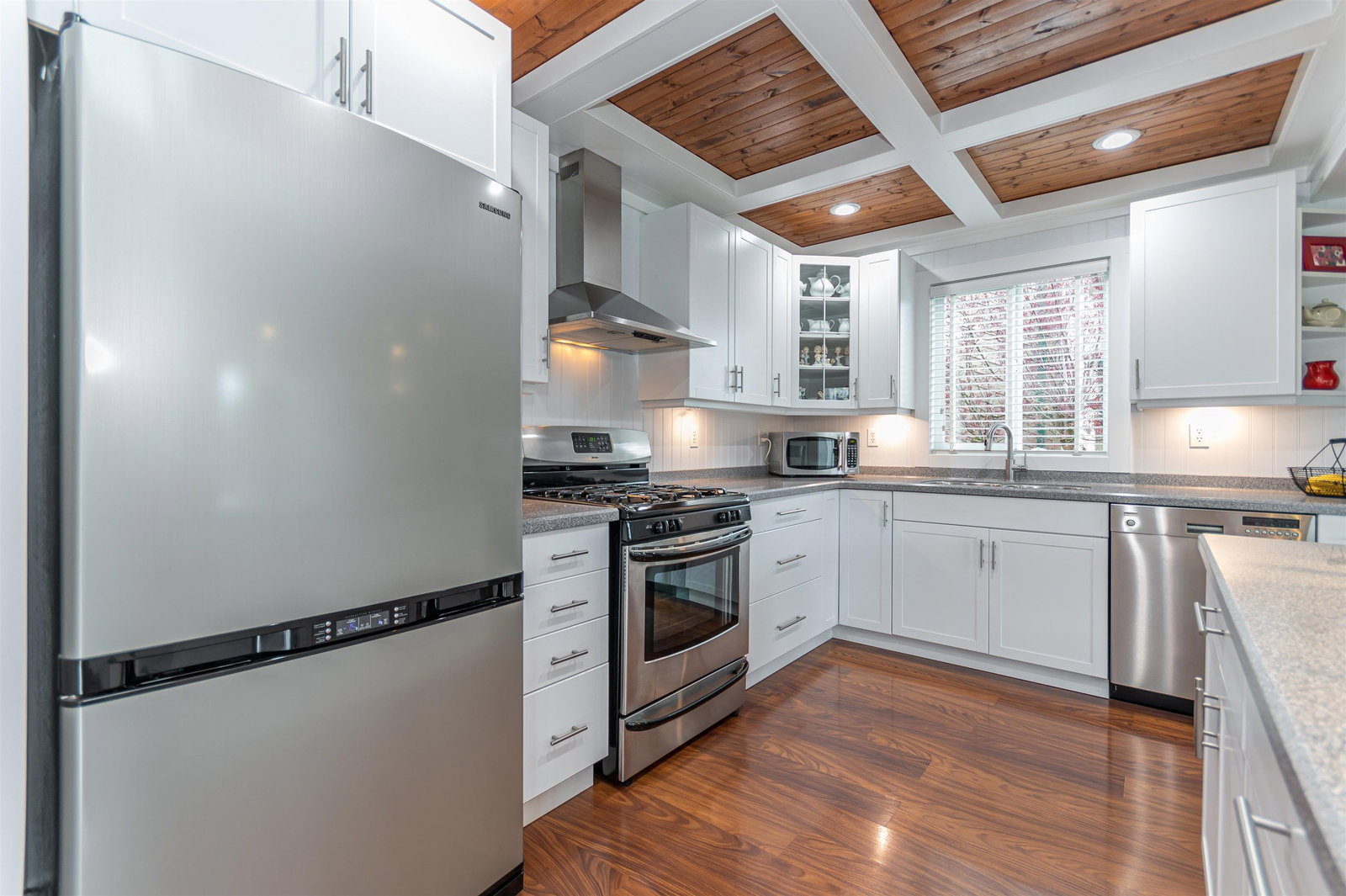 Listing Image 19
