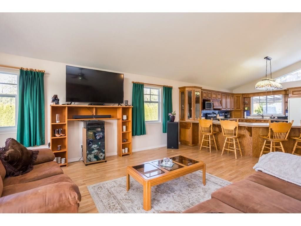 Listing Image 11