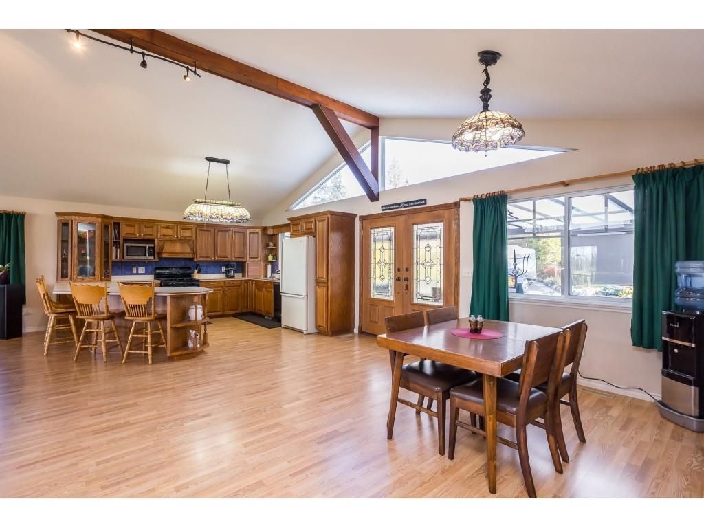 Listing Image 8