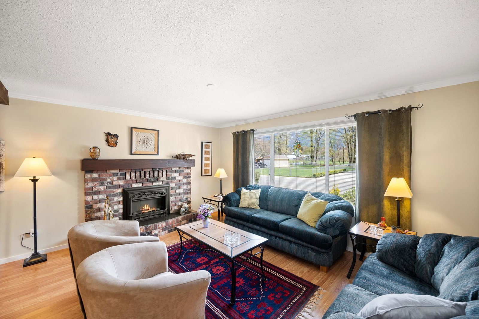 Listing Image 6