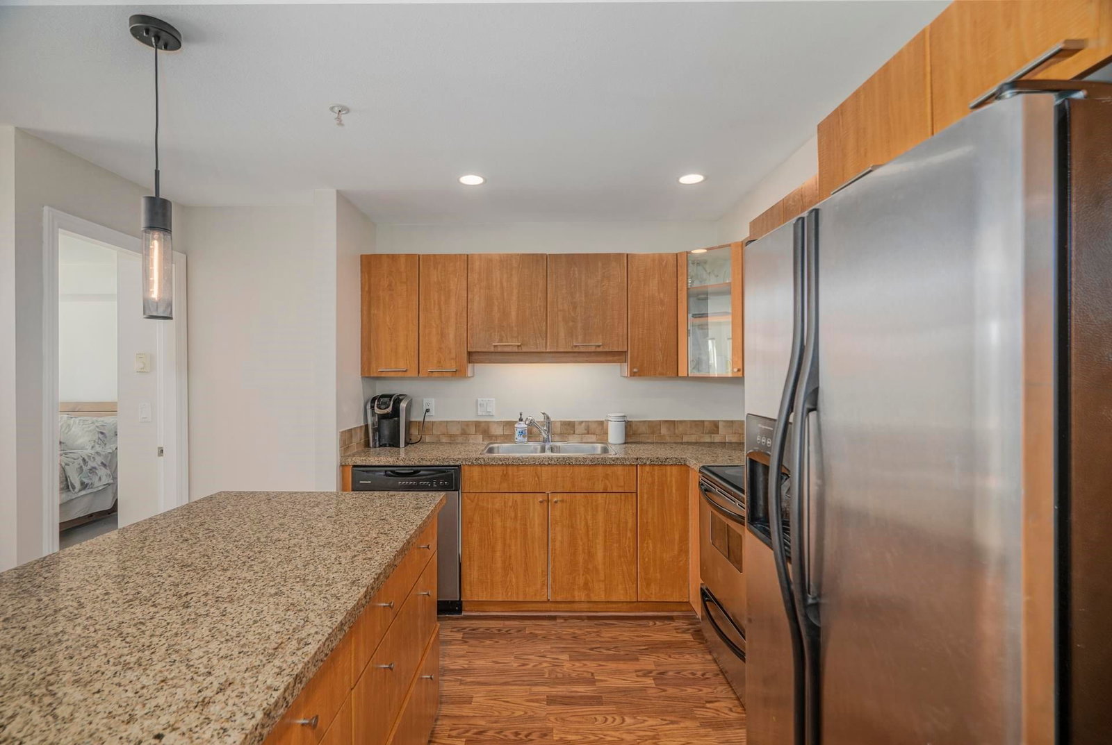 Listing Image 9