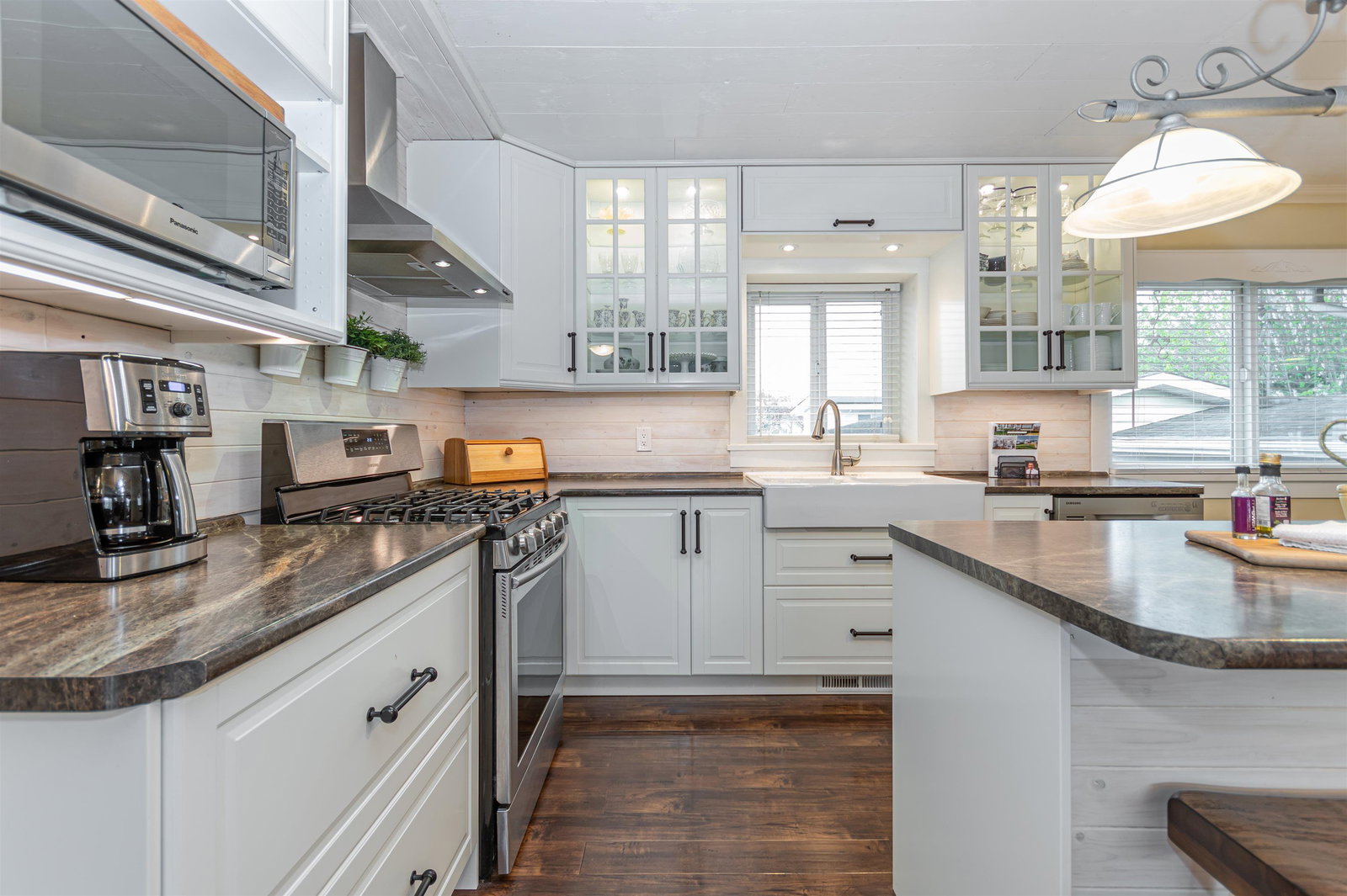 Listing Image 12