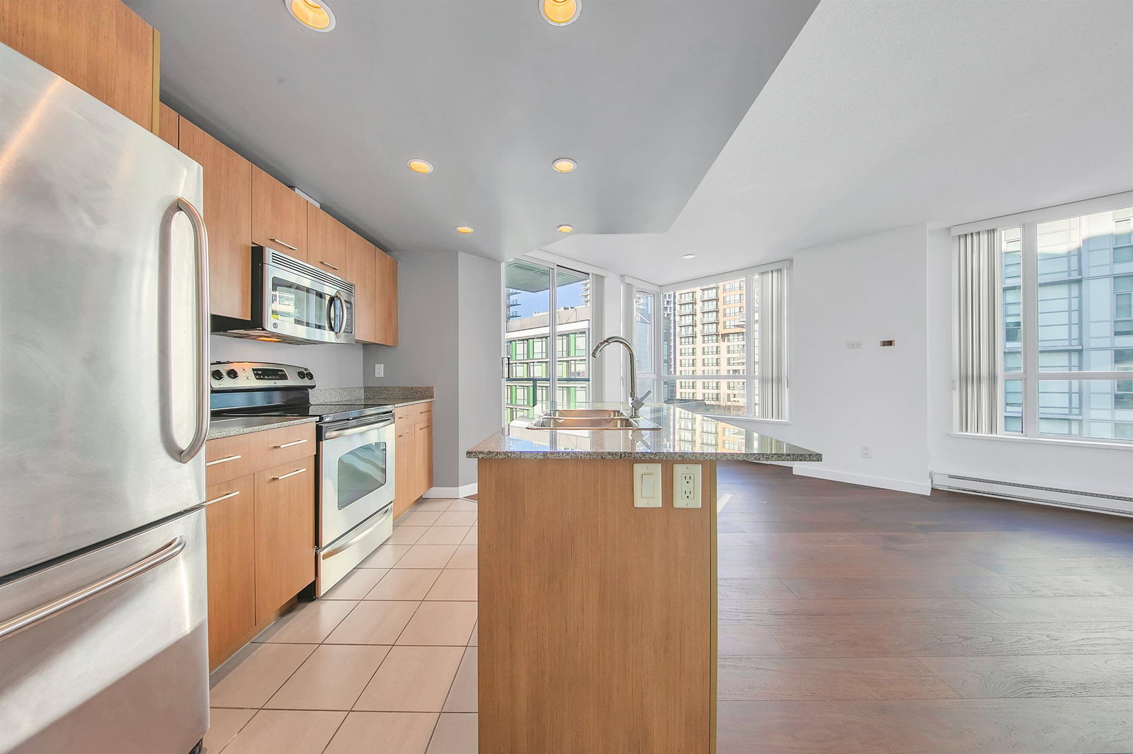 Listing Image 16