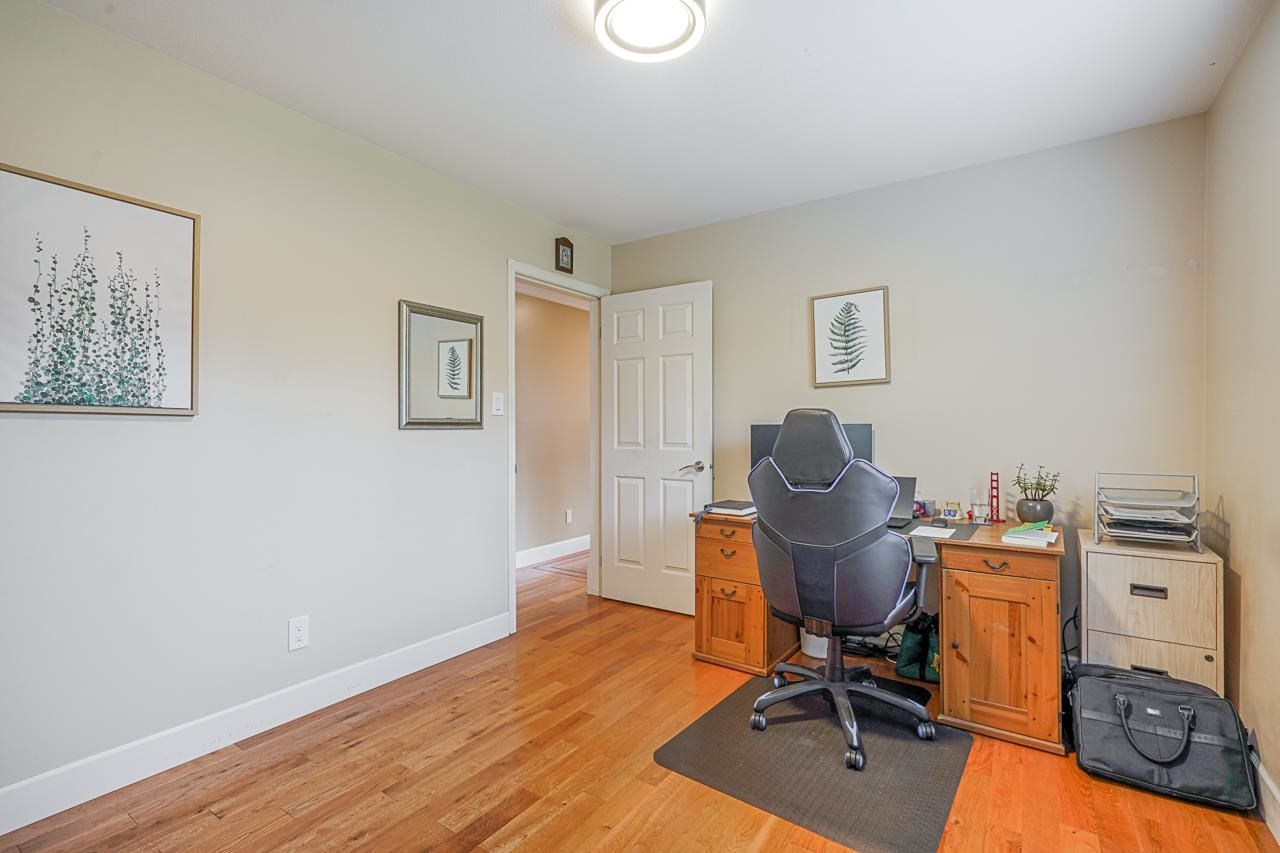 Listing Image 17
