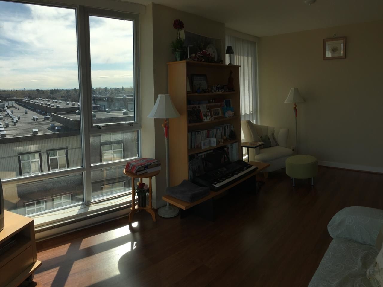 Listing Image 11