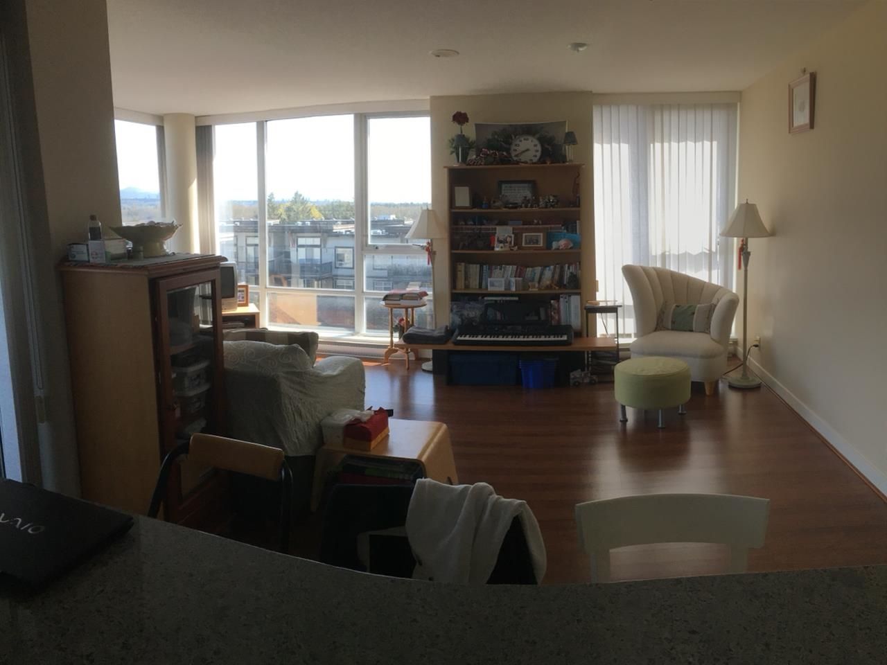 Listing Image 12