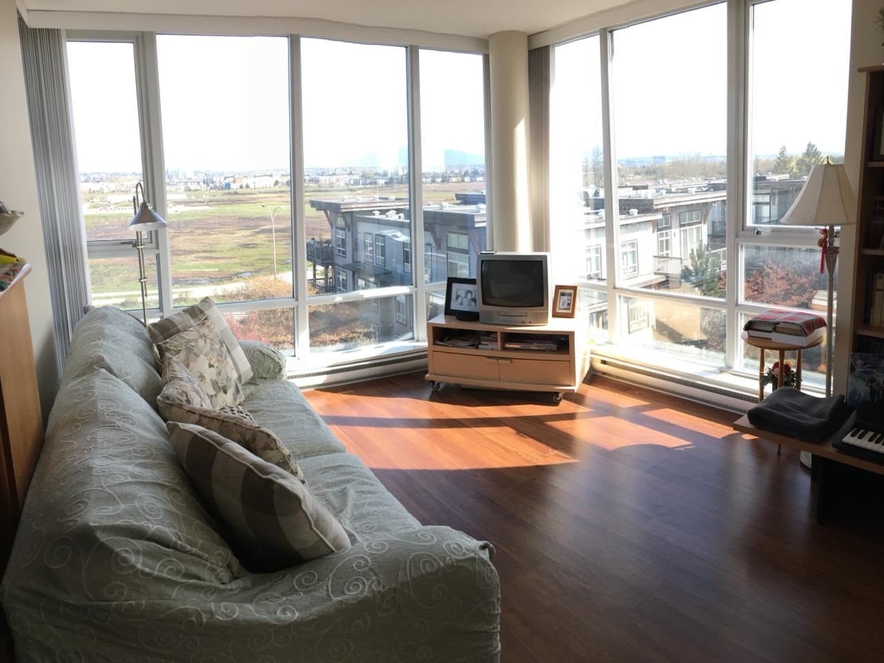 Listing Image 3