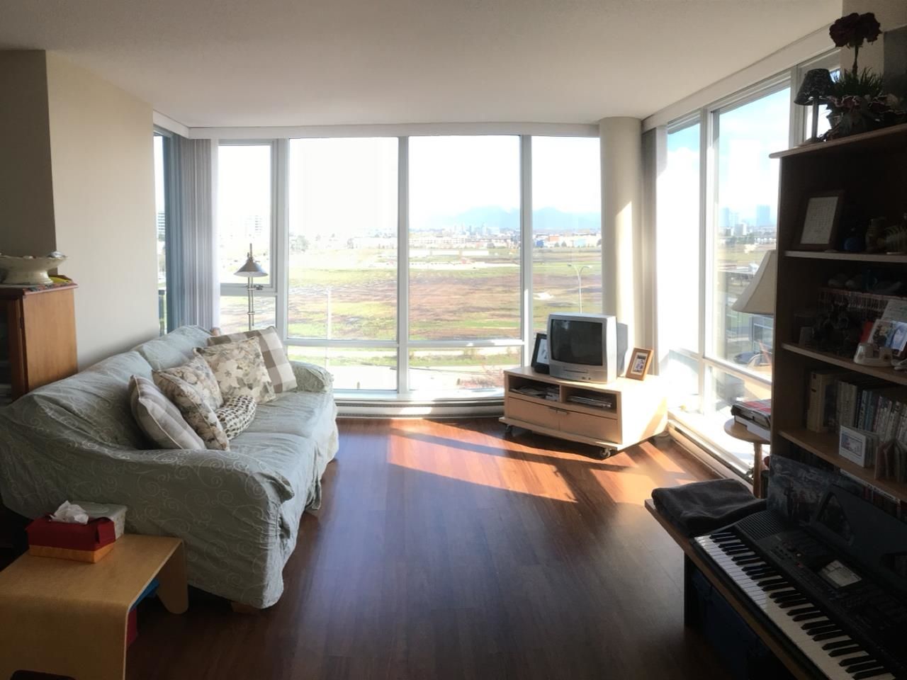 Listing Image 6