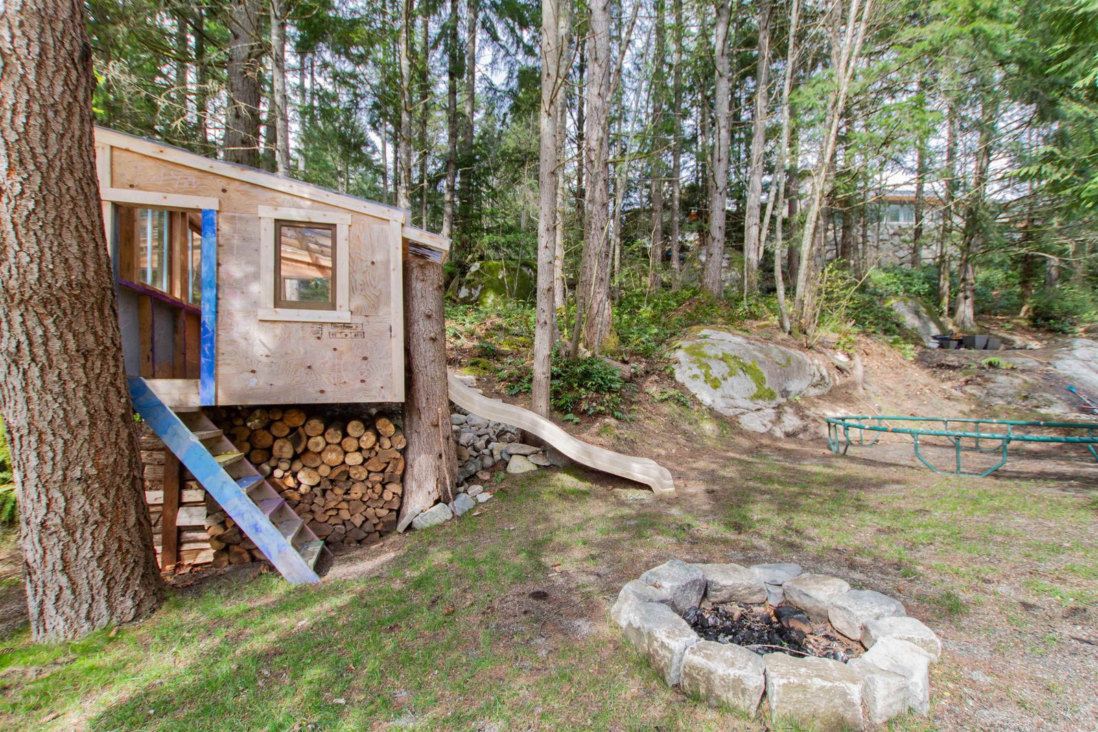 Listing Image 12