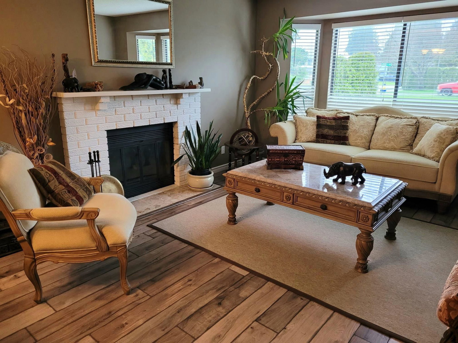 Listing Image 11