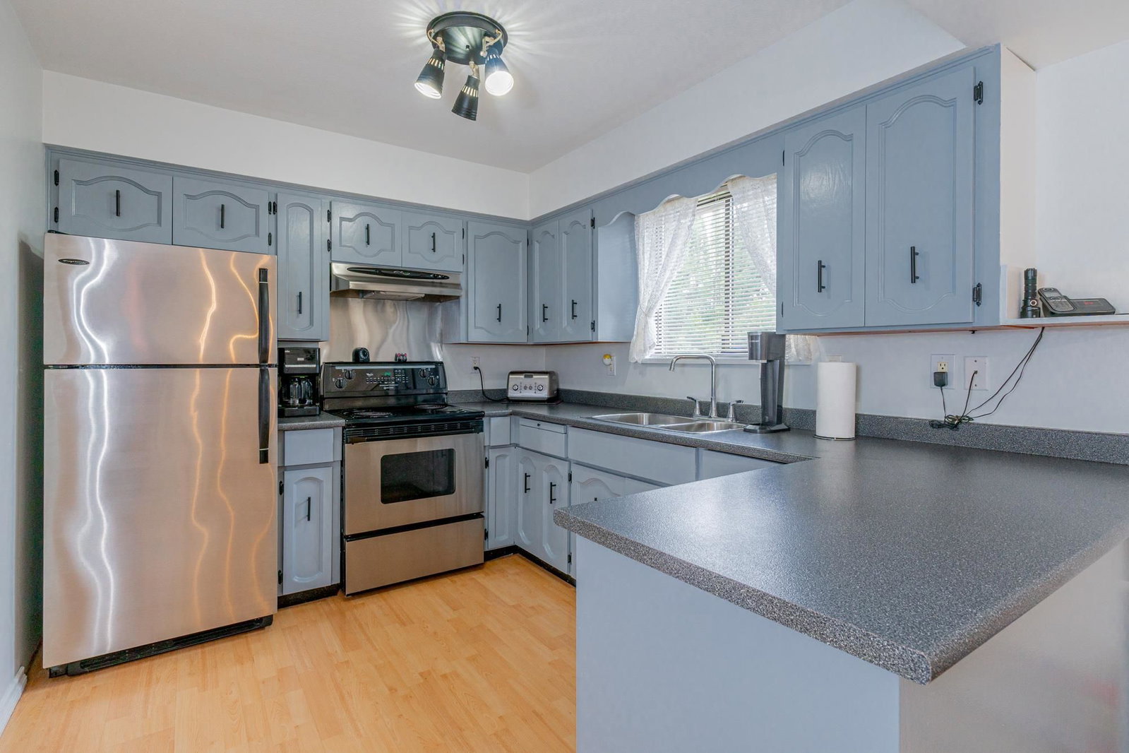 Listing Image 11