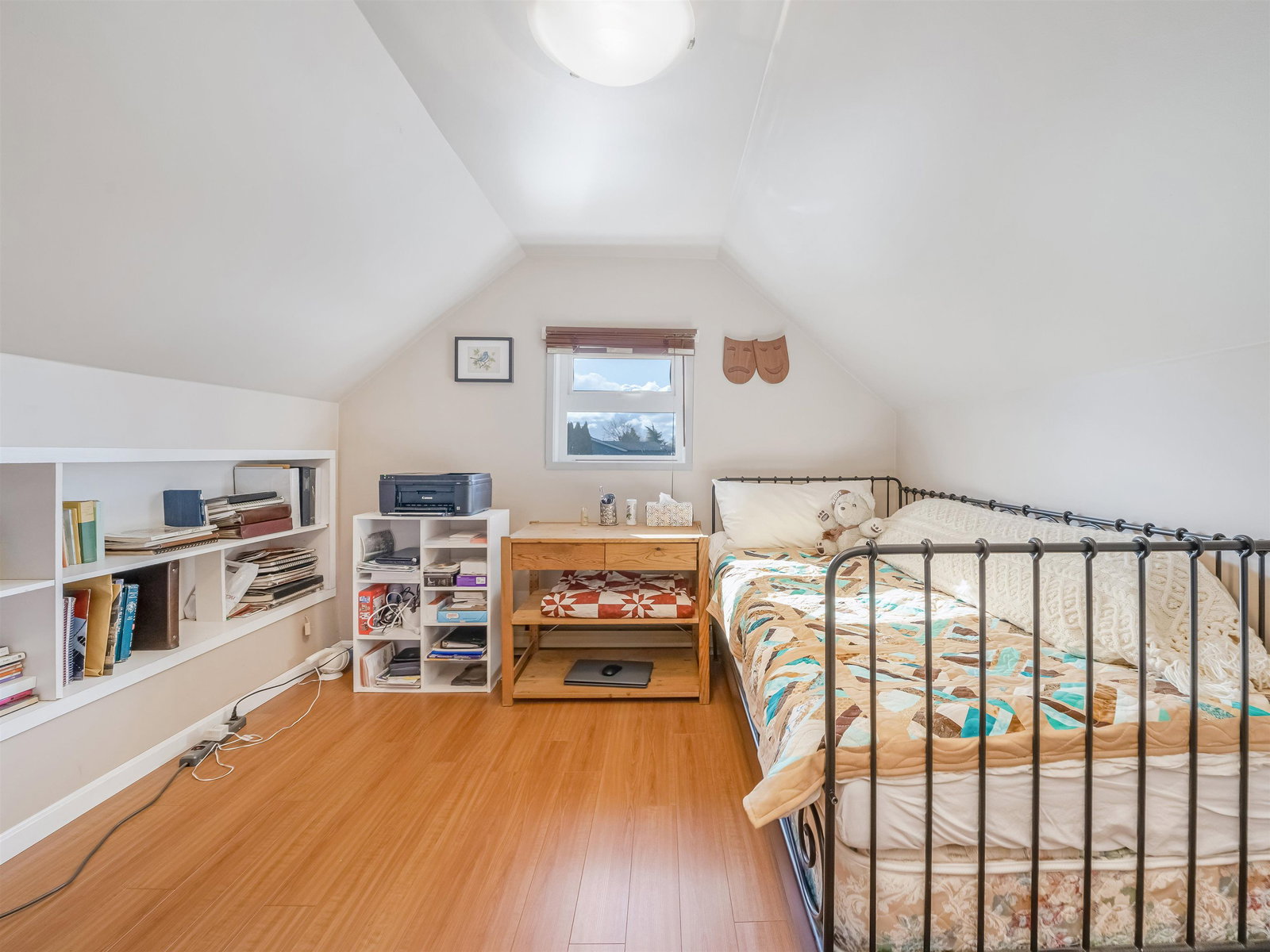 Listing Image 8