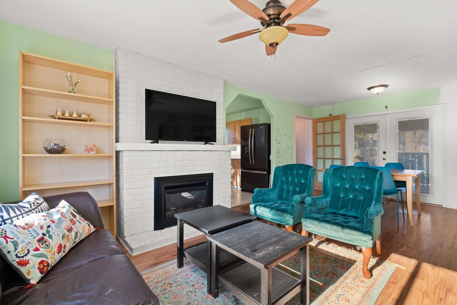 Listing Image 1